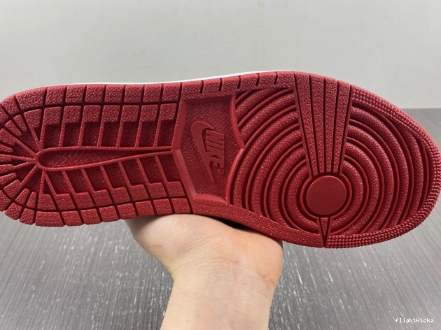 Retro Jordan Bred Air 705329-001 Low 1 0830